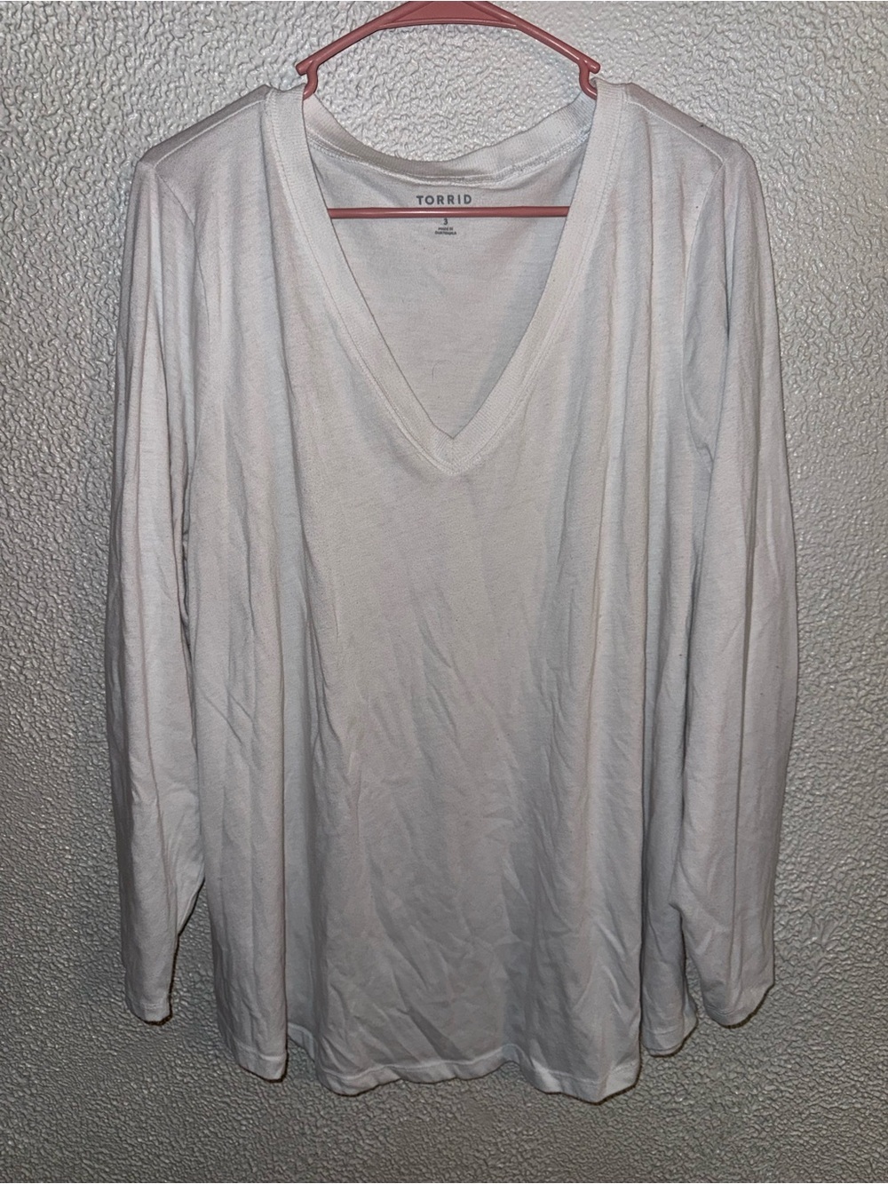 torrid White V-Neck Long Sleeve Tee